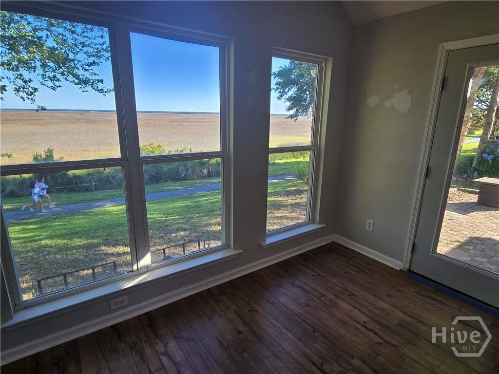 Image 25 of property listing at 707 Marshview Drive, Richmond Hill, GA 31324