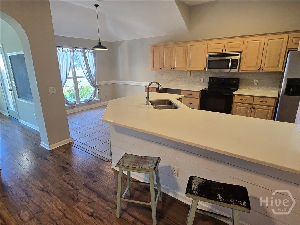 Image 7 of property listing at 707 Marshview Drive, Richmond Hill, GA 31324