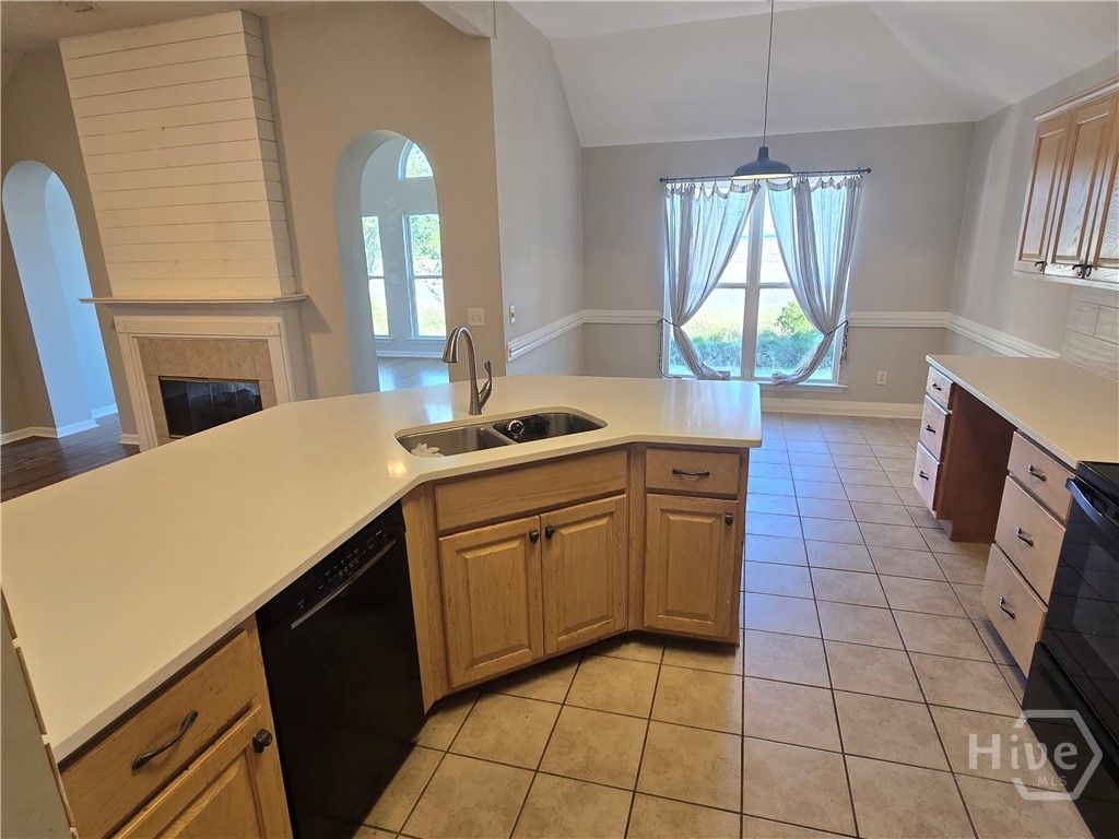 Image 9 of property listing at 707 Marshview Drive, Richmond Hill, GA 31324