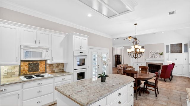 4728 Stonebriar Circle, College Station, TX 77845