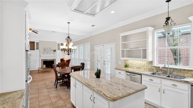 4728 Stonebriar Circle, College Station, TX 77845