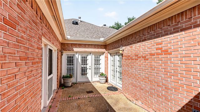 4728 Stonebriar Circle, College Station, TX 77845