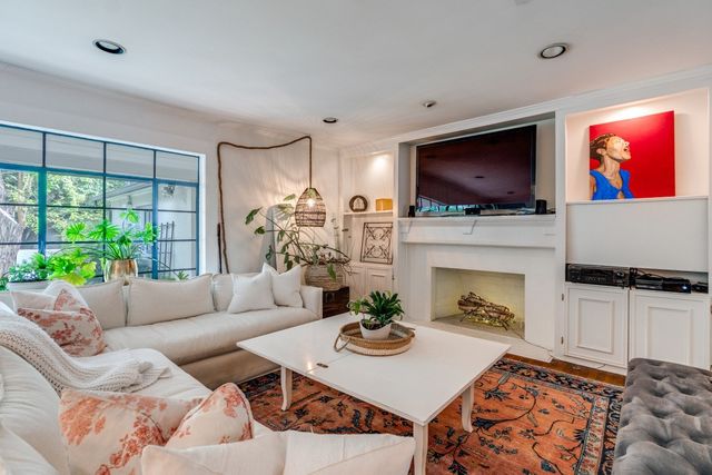 5305 Nakoma, Dallas, TX 75209