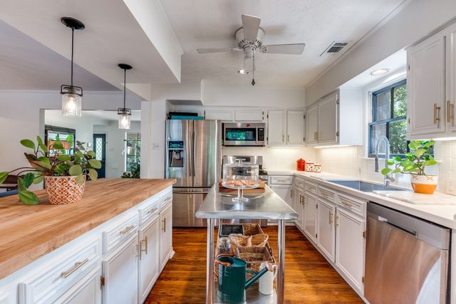 5305 Nakoma, Dallas, TX 75209