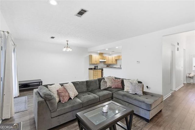 1512 Stoneleigh, Stone Mountain, GA 30088