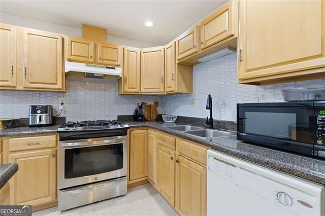 1512 Stoneleigh, Stone Mountain, GA 30088