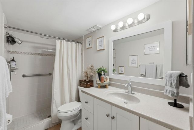 5745 CALAIS BOULEVARD N 2, St Petersburg, FL 33714