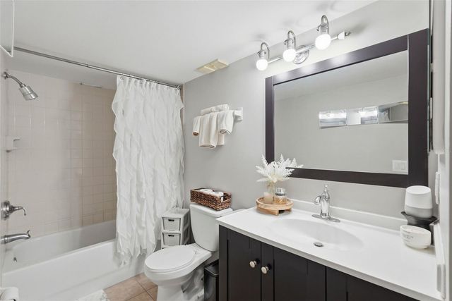 5745 CALAIS BOULEVARD N 2, St Petersburg, FL 33714