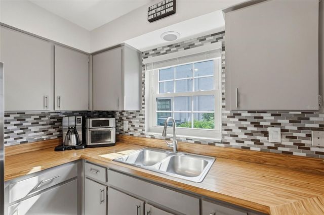 5745 CALAIS BOULEVARD N 2, St Petersburg, FL 33714