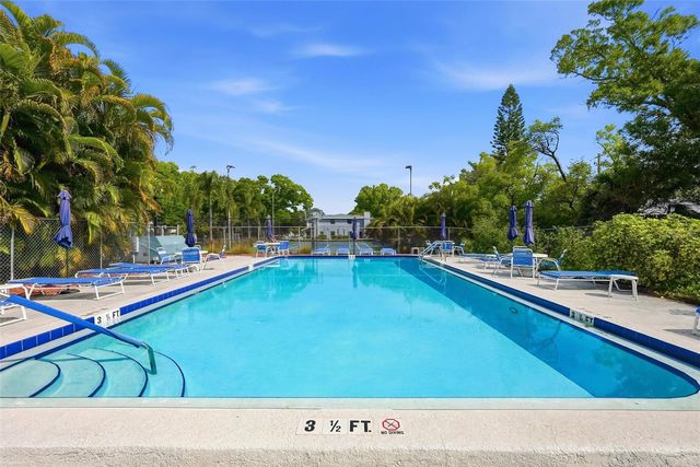 5745 CALAIS BOULEVARD N 2, St Petersburg, FL 33714