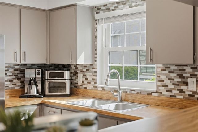 5745 CALAIS BOULEVARD N 2, St Petersburg, FL 33714