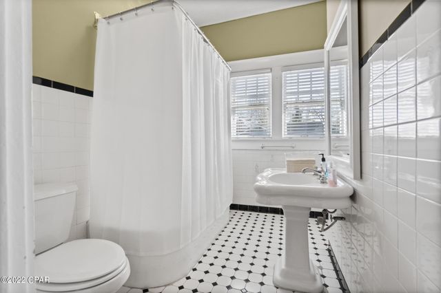 896 Main Street, Chipley, FL 32428