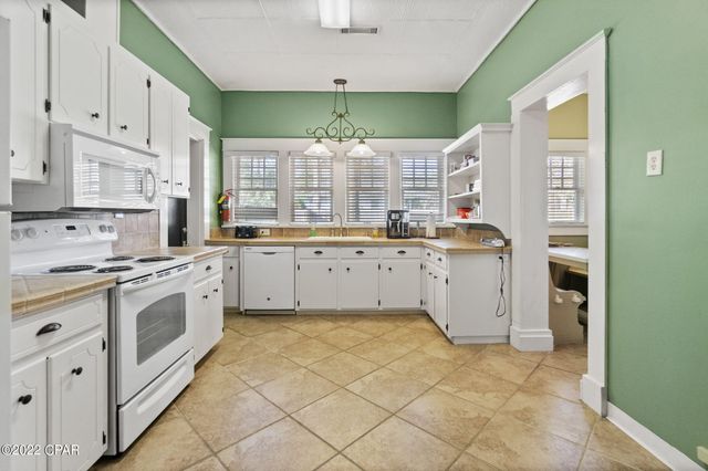 896 Main Street, Chipley, FL 32428