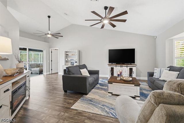 387 Viceroy TER, Port Charlotte, FL 33954