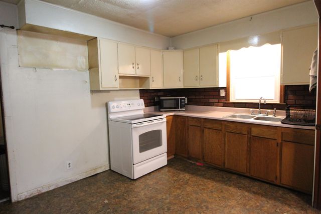 302 9th Street West, Huntington, WV 25704