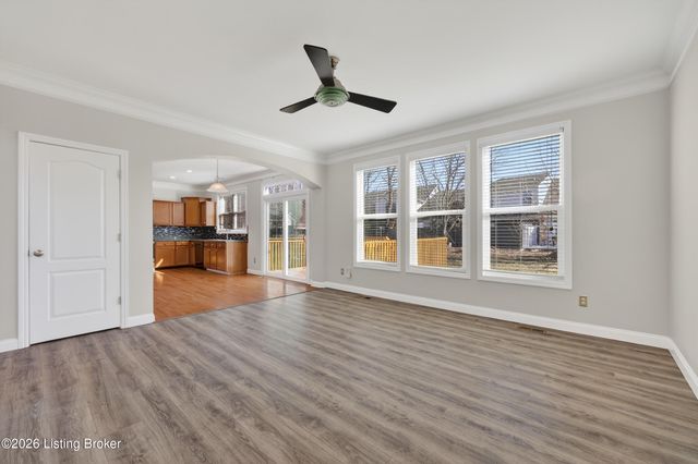 5609 Red Crested Way, Louisville, KY 40218