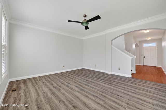 5609 Red Crested Way, Louisville, KY 40218