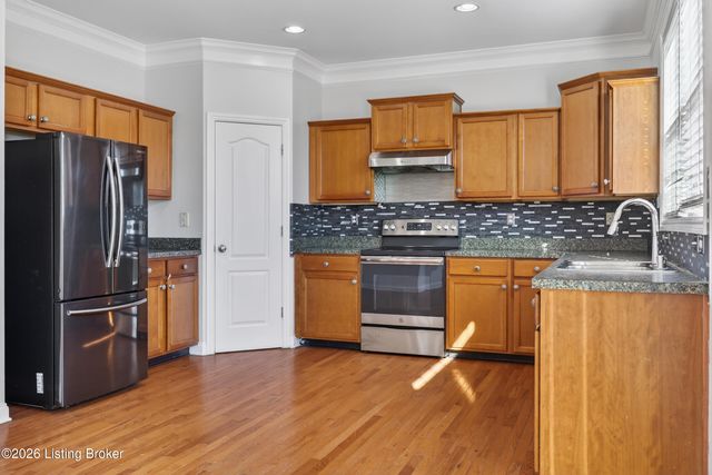 5609 Red Crested Way, Louisville, KY 40218