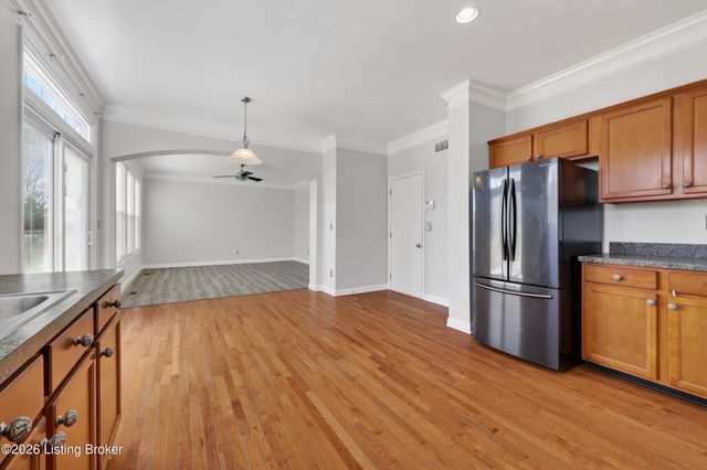 5609 Red Crested Way, Louisville, KY 40218