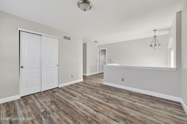 5609 Red Crested Way, Louisville, KY 40218