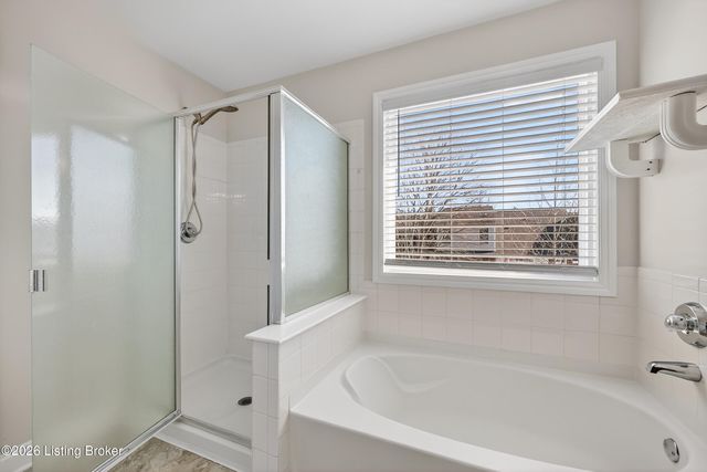 5609 Red Crested Way, Louisville, KY 40218