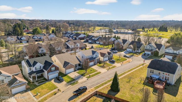 5609 Red Crested Way, Louisville, KY 40218