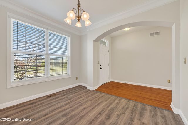 5609 Red Crested Way, Louisville, KY 40218