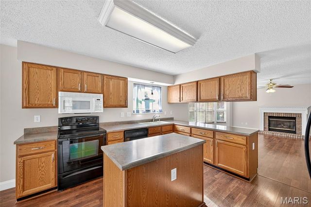 1055 Treeshade Drive, St Peters, MO 63376