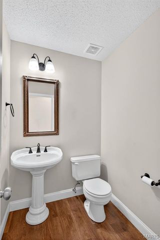 1055 Treeshade Drive, St Peters, MO 63376