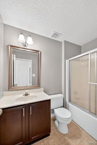 1055 Treeshade Drive, St Peters, MO 63376