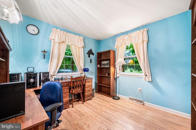 102 WESTVIEW DR, Lincoln University, PA 19352