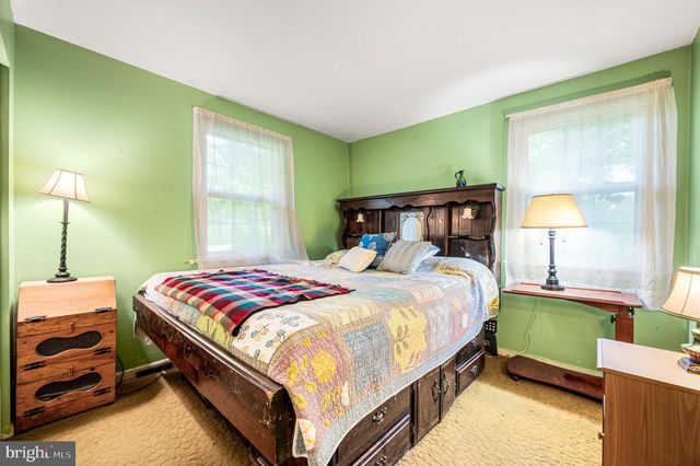 102 WESTVIEW DR, Lincoln University, PA 19352