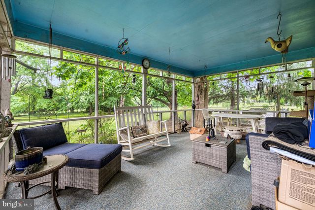 102 WESTVIEW DR, Lincoln University, PA 19352