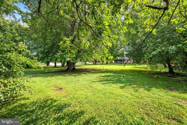 102 WESTVIEW DR, Lincoln University, PA 19352