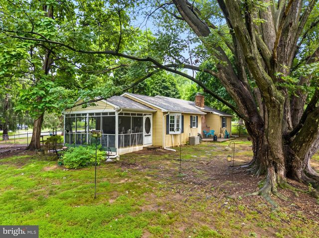 102 WESTVIEW DR, Lincoln University, PA 19352