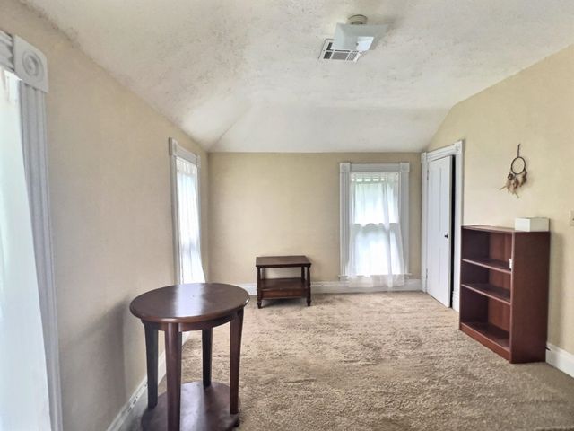 400 E 1st St, Newton, KS 67114