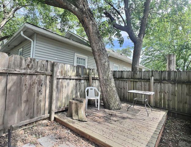 400 E 1st St, Newton, KS 67114