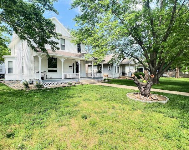 400 E 1st St, Newton, KS 67114