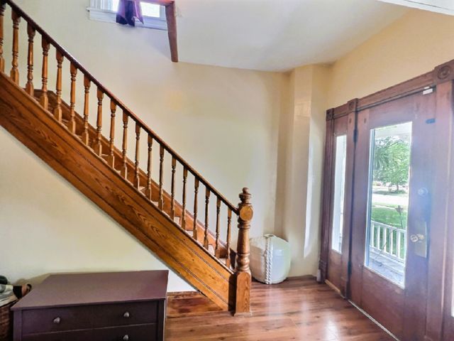 400 E 1st St, Newton, KS 67114