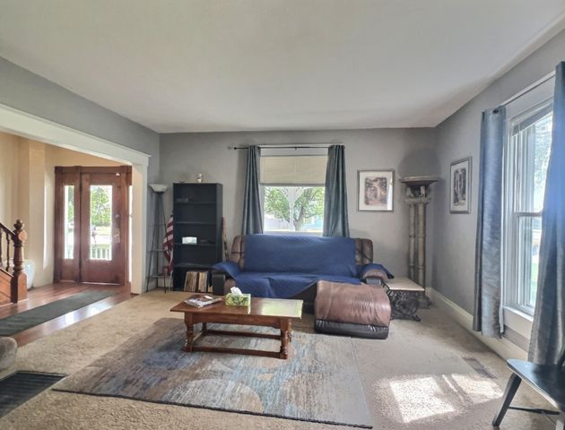 400 E 1st St, Newton, KS 67114