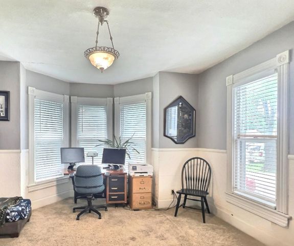 400 E 1st St, Newton, KS 67114