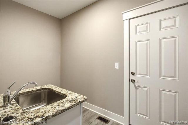 23265 Waterview Drive, New Boston, MI 48164