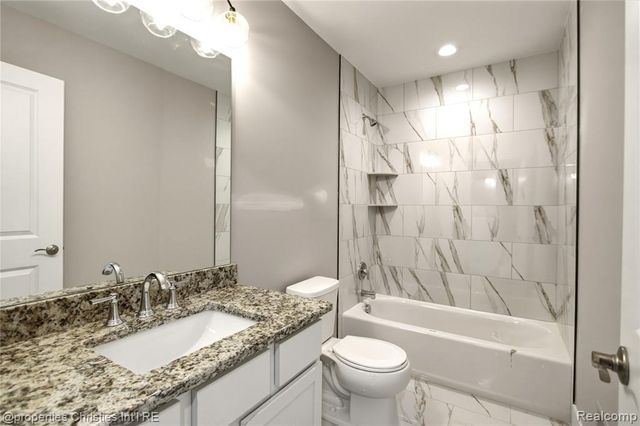 23265 Waterview Drive, New Boston, MI 48164
