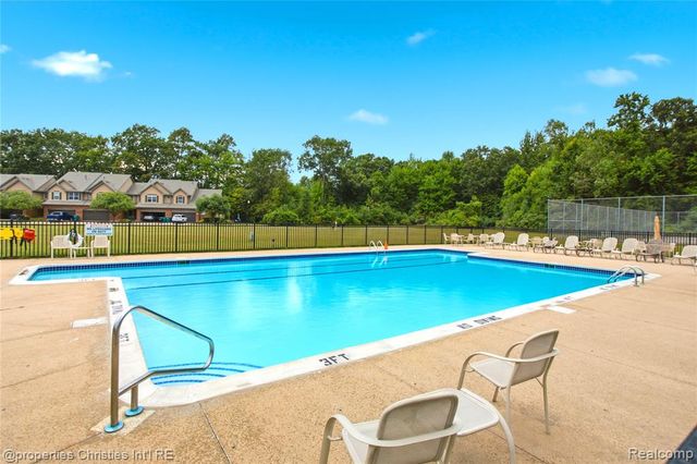 23265 Waterview Drive, New Boston, MI 48164