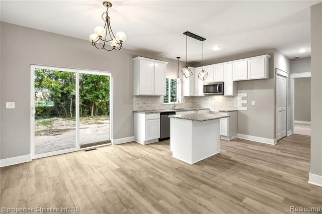 23265 Waterview Drive, New Boston, MI 48164