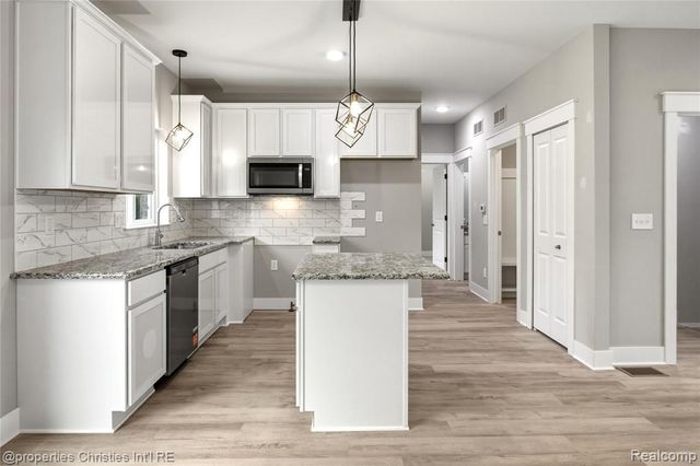23265 Waterview Drive, New Boston, MI 48164