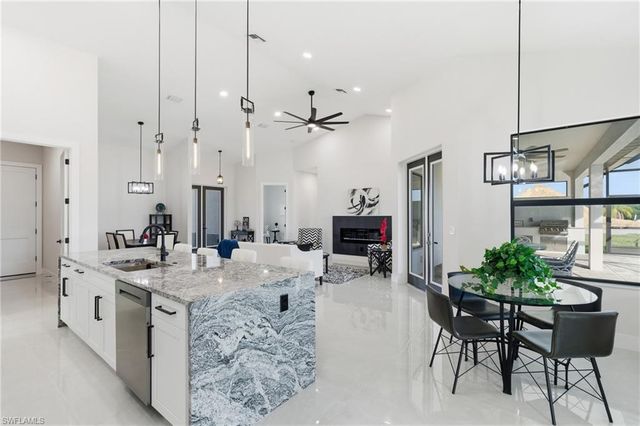 2000 SW 30th TER, Cape Coral, FL 33914