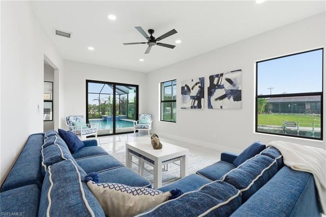 2000 SW 30th TER, Cape Coral, FL 33914