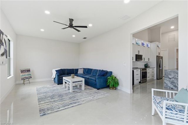 2000 SW 30th TER, Cape Coral, FL 33914