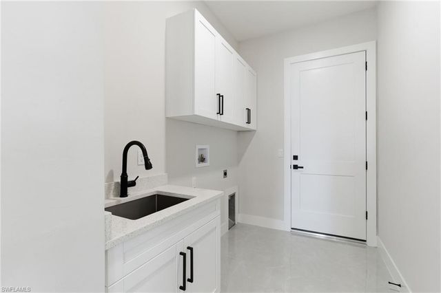 2000 SW 30th TER, Cape Coral, FL 33914